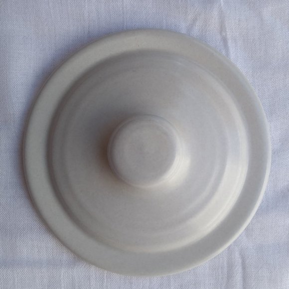 Vintage Pfaltzgraff Yorktowne Soup Tureen with Lid - Picture 4 of 10